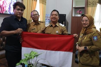 Pemprov Babel bagikan 6.000 bendera Merah Putih gratis