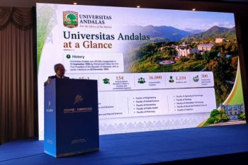 Rektor UNAND Jadi Keynote Speaker pada China, ASEAN Youth Community Forum di Guiyang