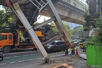 Pejalan kaki minta 30 JPO di Jakarta diaudit standar Kementerian PU