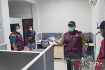Polda PBD geledah Kantor Sekretariat DPRP