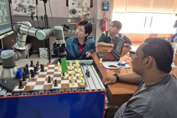 Mahasiswa Ubaya ciptakan robot catur berbasis kecerdasan buatan