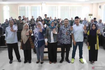 Pemkab Bekasi minta pendidik lindungi anak dari bahaya internet lewat kegiatan edukasi