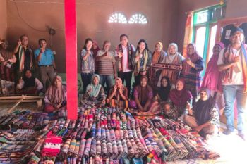 Kemenkum NTT awasi Tenun Ikat Alor berindikasi geografis
