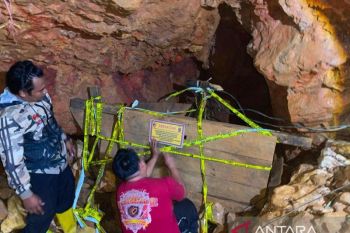 Gorontalo police shut down illegal gold mining site