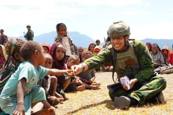 Koops TNI Habema salurkan dua ton logistik ke Puncak Papua Tengah