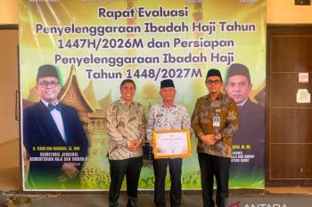Pemkot Solok dapat penghargaan atas layanan haji 2026 dari Kemenhaj