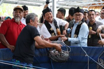 Red White Coops and free meal create circular economy: Minister