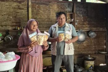 PT SKS Listrik Kalimantan dampingi UMKM Rungan mengakses sertifikasi halal