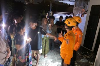 BPBD Makassar salurkan bantuan bagi korban kebakaran di Jalan Adhyaksa Panakkukang