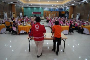 Srikandi PLN UID Sulselrabar cetak 100 perempuan siaga bencana