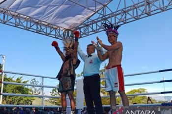 Juara WBC Geisler Ap menang TKO atas Bambang Rusiadi