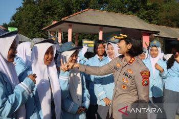 Polres Bangka Barat edukasi siswa bentengi diri dari narkoba