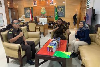 BPJS Ketenagakerjaan Semarang Majapahit serahkan SKK ke Kejari Demak