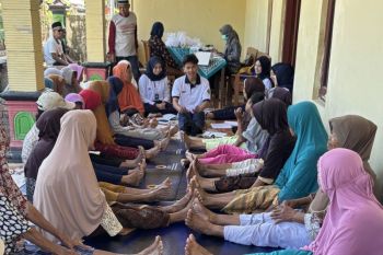 Mahasiswa Profesi Fisioterapi UMS edukasi dan beri panduan terkait osteoarthritis lutut pada lansia