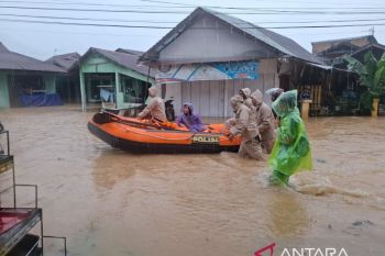 Polresta Padang sebar ratusan anggota ke lokasi banjir bantu penanganan bencana