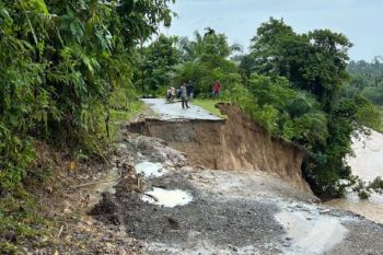 Pemkab Padang Pariaman prioritaskan penanganan empat titik longsor untuk buka akses warga