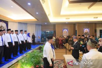 Kota Pekanbaru kukuhkan 63 Ketua RT/RW, garda terdepan pelayanan masyarakat