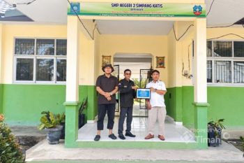 PT Timah bantu wujudkan fasilitas literasi di SMPN 2 Simpang Katis