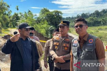 Padang Pariaman siapkan jalan baru pasca longsor putus akses warga