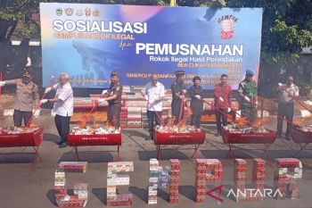 Bupati Banyumas ajak masyarakat memberantas peredaran rokok ilegal