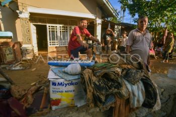 Dampak banjir bandang di Padang