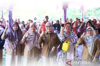 BBPOM di Pekanbaru dan DPR RI sosialisasi cegah stunting serta keamanan pangan di Desa Sintong