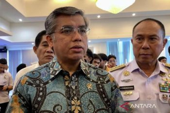 Menaker Yassierli  lminta lulusan perguruan tinggi siapkan keterampilan untuk PMN