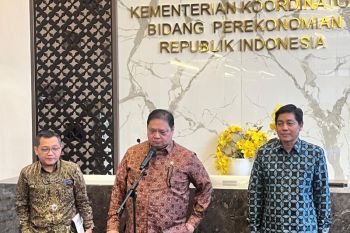 Indonesia extends food aid and holiday travel discounts for late 2026