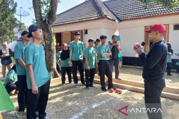 Penerima manfaat Sentra Terpadu Kartini menggelar lomba HUT Kemerdekaan