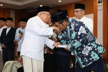 Ma'ruf Amin luncurkan buku dihadiri sejumlah bakal calon Ketum PBNU