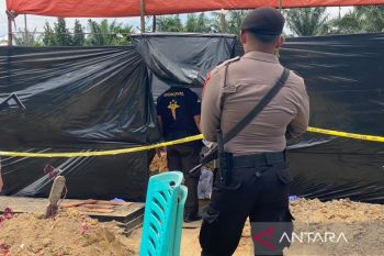 Polda Riau ekshumasi jenazah pelajar untuk ungkap penyebab kematian