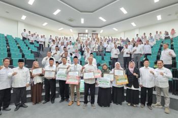 UIN Walisongo berikan penghargaan kepada fakultas dan unit kerja berprestasi semester I 2026