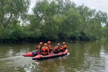Tim SAR gabungan evakuasi korban sampan tenggelam di Sei Belawan