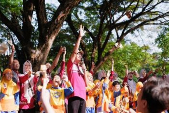 Dukung puncak MPLS Ramah Anak, mahasiswa PLP UMS ikut dampingi keceriaan siswa di Taman Balekambang