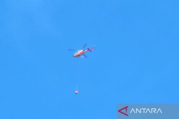 BNPB kirim satu helikopter "water bombing" tambahan ke Bromo