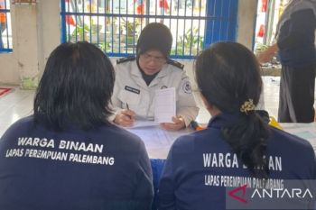 Lapas Perempuan Palembang beri hadiah CKG ke warga binaan
