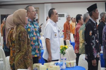 Sensus ekonomi 2026 jadi kompas arah kebijakan, Wali Kota Tegal hadiri rakorda di Semarang