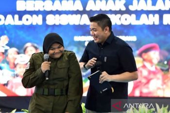 Seskab Teddy motivasi siswa Sekolah Rakyat berani bermimpi besar