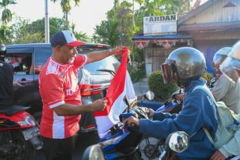 Wagub Papua Tengah ajak warga kibarkan Merah Putih jelang HUT RI