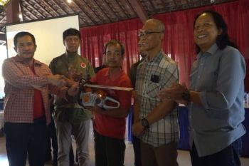 DPRD DIY serahkan 13 jenis peralatan penanggulangan bencana di Jogja
