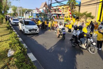 Golkar Kalsel sambut HUT Kemerdekaan bagi-bagikan bendera