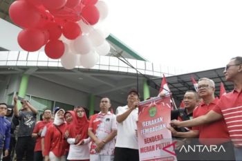 Pemprov Kaltim bagikan 4.047 Bendera Merah Putih  jelang HUT RI