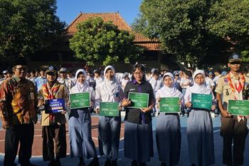 Mahasiswa PLP UMS dukung kampanye anti-bullying pada peringatan Hari Anak Nasional di SMKN 9 Surakarta