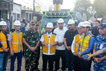 Pemprov Sulsel perbaiki jalan strategis di Moncongloe Maros