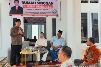 Kado HUT Riau ke-69, Hendry Munief hadirkan Rumah Singgah untuk warga