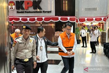 KPK tahan empat dari lima tersangka kasus pengadaan iklan Bank BJB