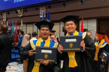 Dua mahasiswa vokasi Undip dapat pekerjaan sebelum mengikuti prosesi wisuda