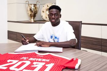 Bayern Muenchen mempermanenkan gelandang muda Senegal Bara Sapoko Ndiaye
