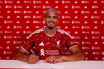 Liverpool resmi meminjam bek Uruguay Ronald Araujo dari Barcelona