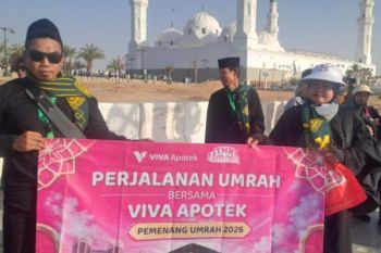 Warga Solo terpilih jadi pemenang Program THR Umrah VIVA Apotek 2026